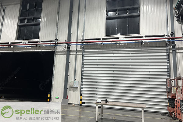 密封保溫提升門助力工廠電動門改造，速度抗風雙重保障